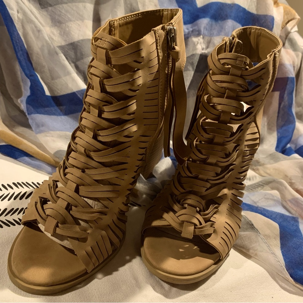 • Strappy open toe heels Sz 9.5